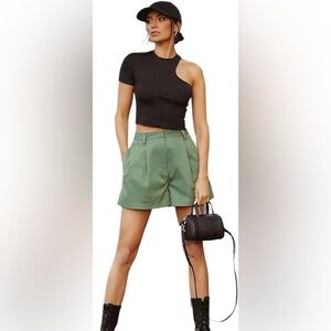 Bar III Nicole Williams English Womens Size 2 Green Pleated Shorts